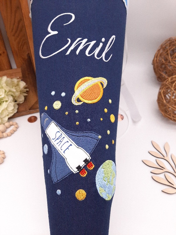 Schultüte Weltraum, Stoffschultüte mit dem Thema Weltall, Rakete und Planeten – Bild 4